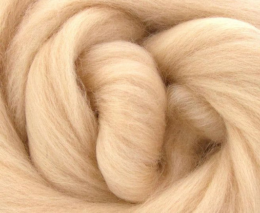 Dyed Merino Top - Eggshell / 18.5mic